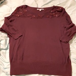 Elegant detail maroon sweater